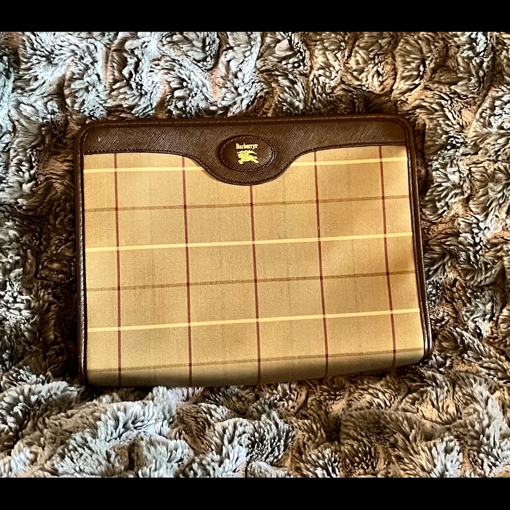 Vintage 1970s Burberry Clutch in pristine condition